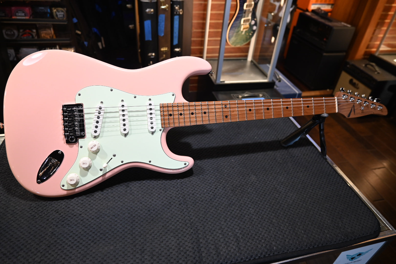 Tom Anderson Icon Classic 2024 Shell Pink Guitar 124M | Danville Music