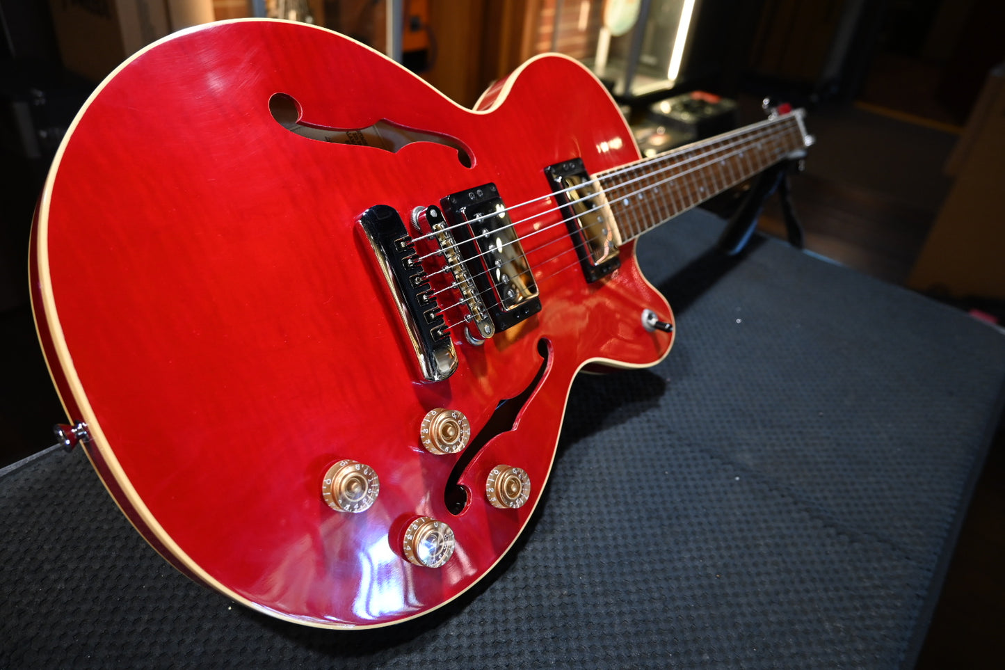 Heritage Millennium 2000 - Vintage Cherry Guitar #6004