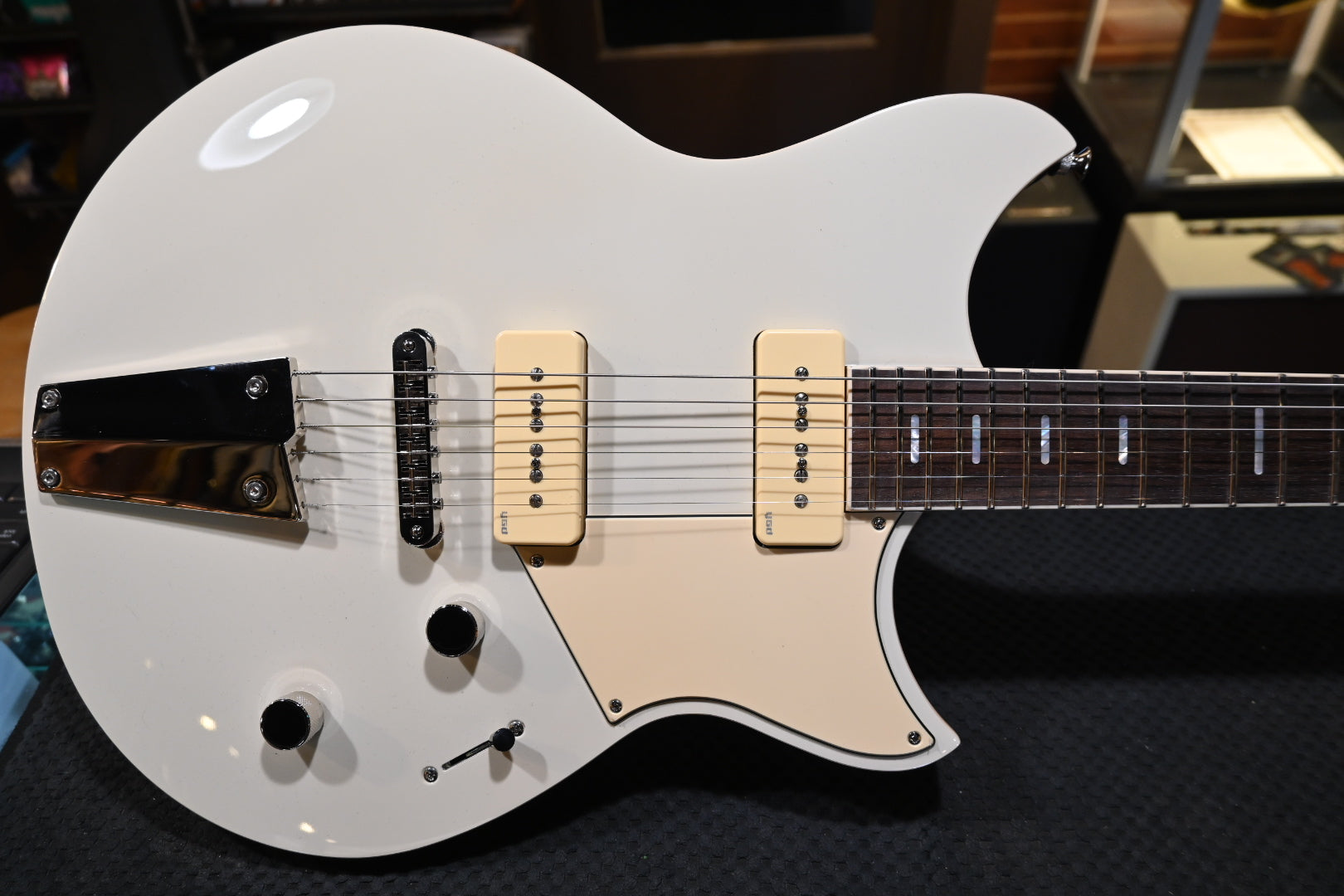 Yamaha Revstar Standard RSS02T Vintage White Guitar 3079