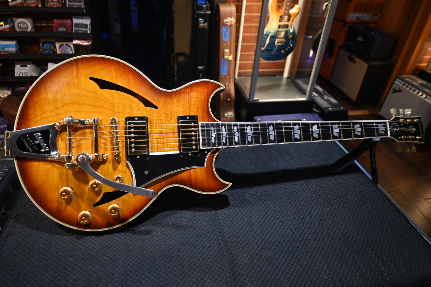 Gibson Custom Shop Johnny A - Sunset Glow Guitar #881