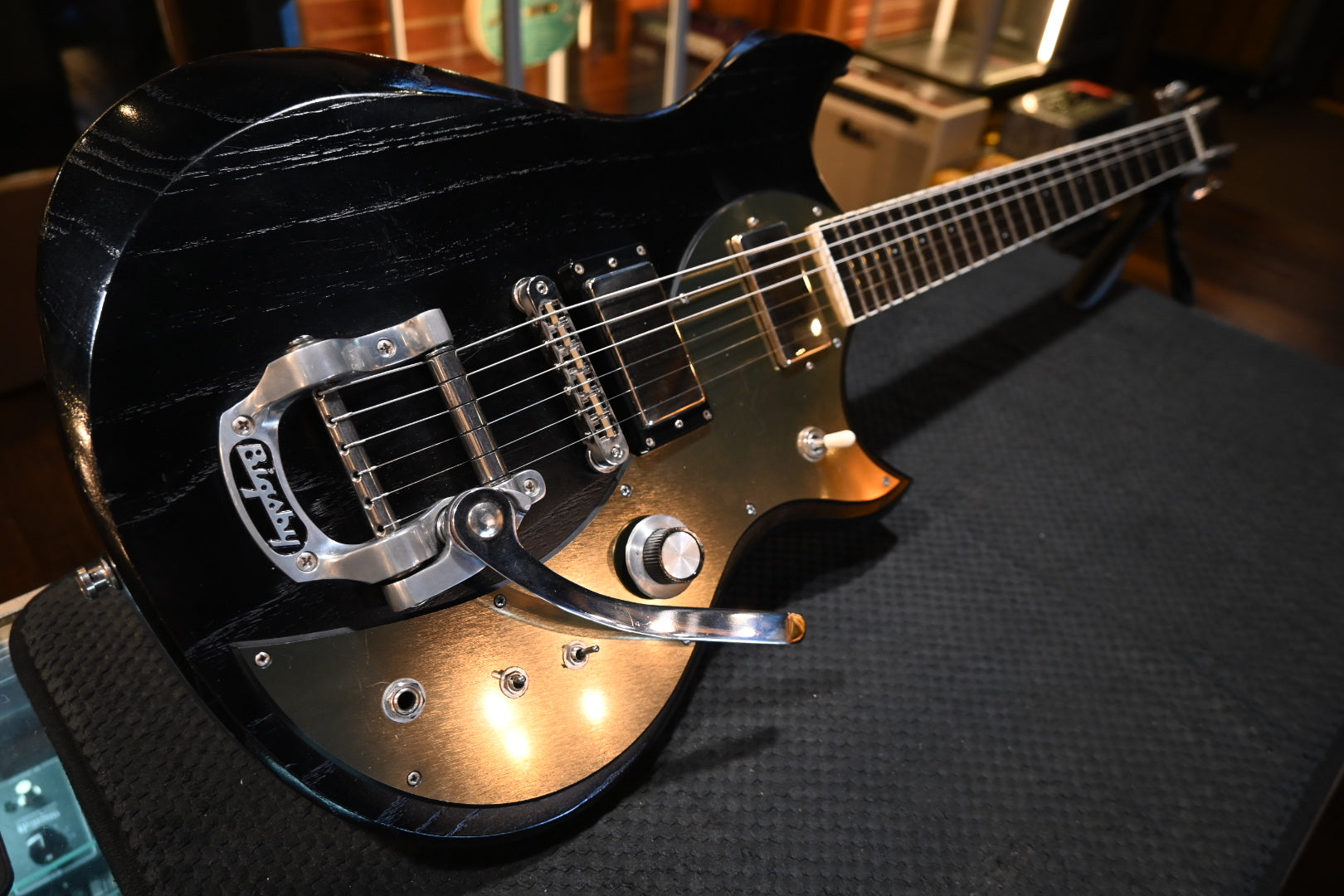 Dunable Yeti 2019 - Black Guitar #1979 - Danville Music