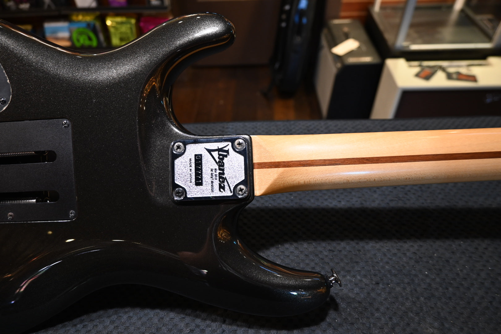 Ibanez JS1000 2007 - Black Pearl Guitar #8457 - Danville Music
