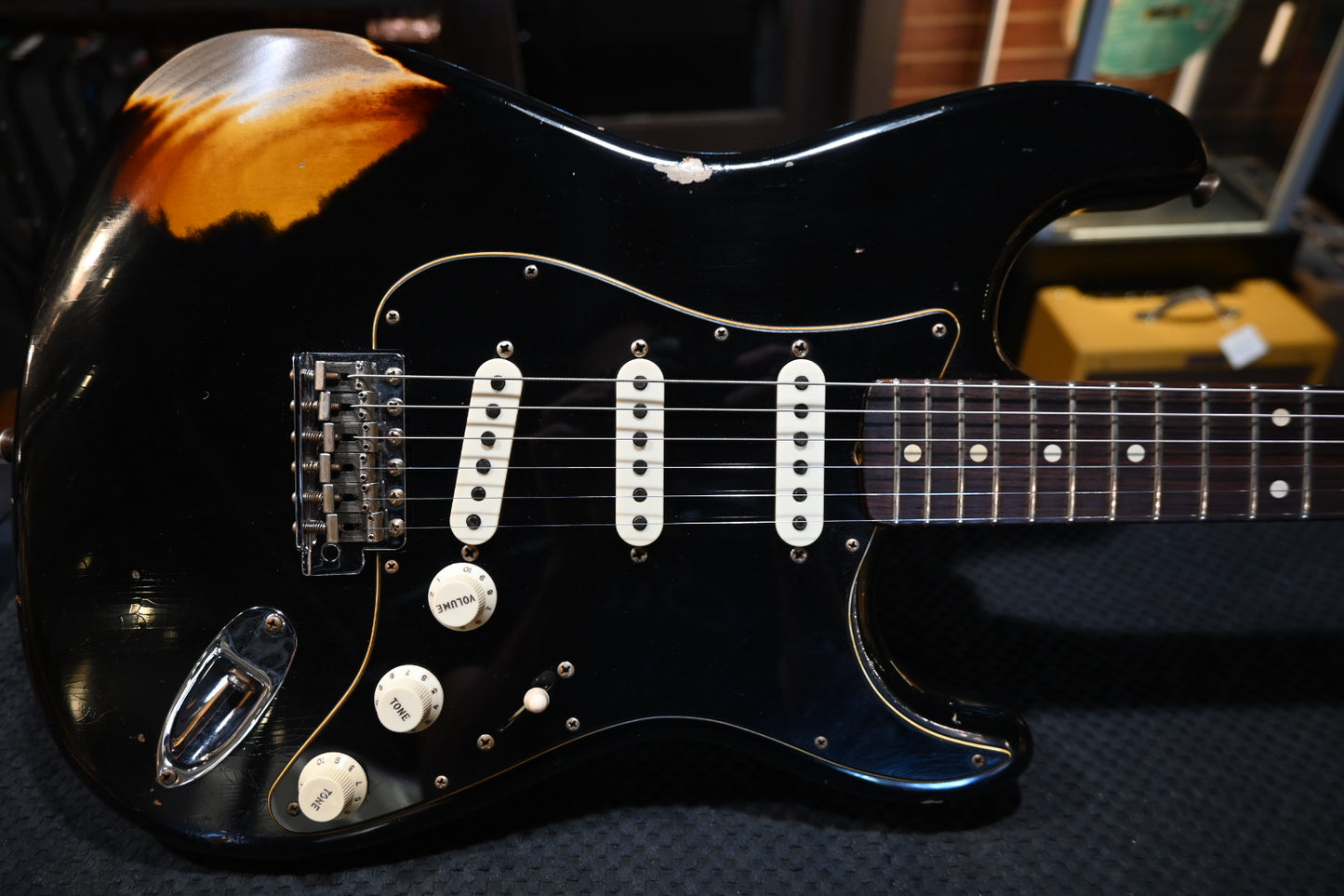 Fender Custom Shop LTD Dual Mag II Stratocaster Relic 2021 - Aged Black over 3-Color Sunburst Guitar #3023