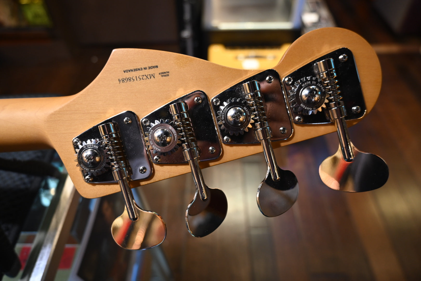 Fender LTD Gold Foil Jazz Bass Black Sparkle Bass 8684 | Danville