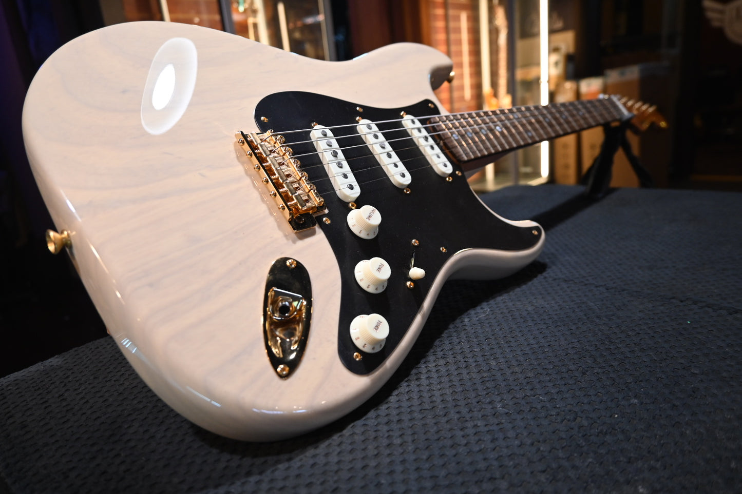 Fender Custom Shop B4 AM Custom Stratocaster RW NOS 2025 - Vintage Blonde Guitar #8103