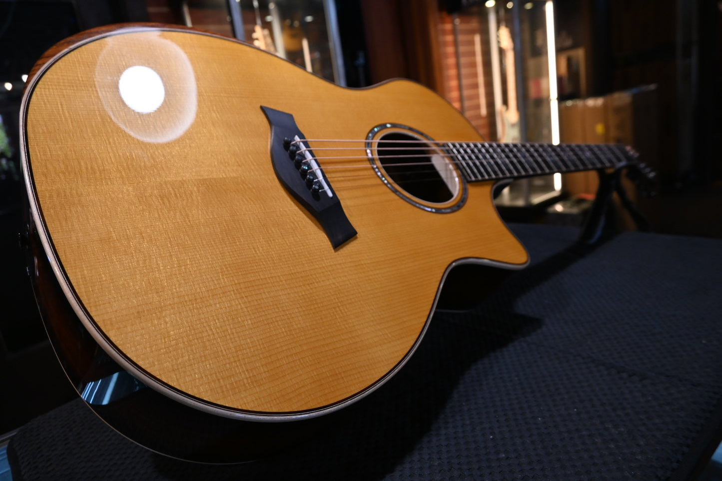 Taylor 814ce Custom Select 2025 Torrefied Spruce/Honduran Rosewood Guitar #5102