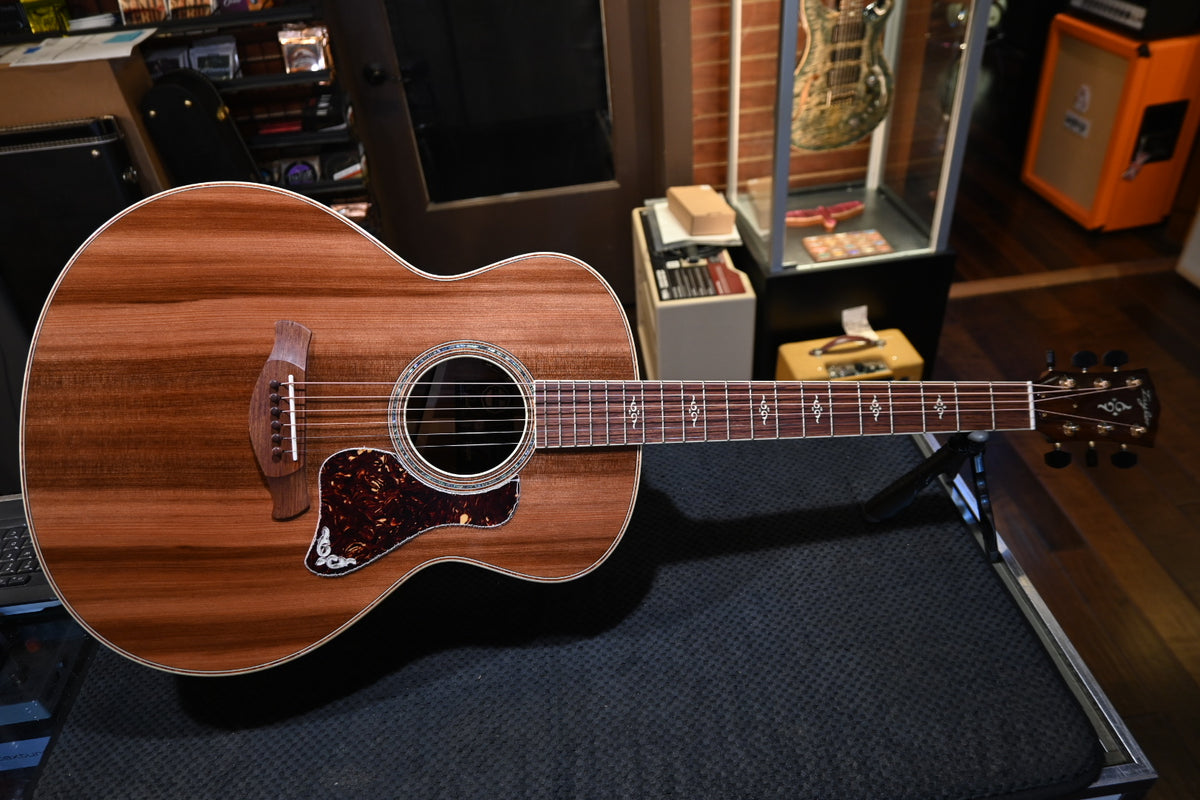 Taylor Custom SA Super Auditorium Sinker Redwood/Honduran Rosewood Guitar #6100