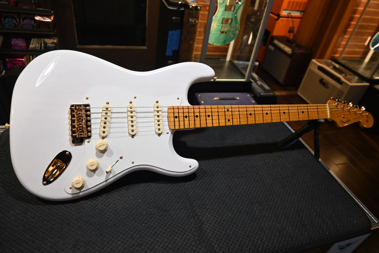 Fender Limited Edition American Vintage II 1957 Stratocaster - White Blonde Guitar #7910