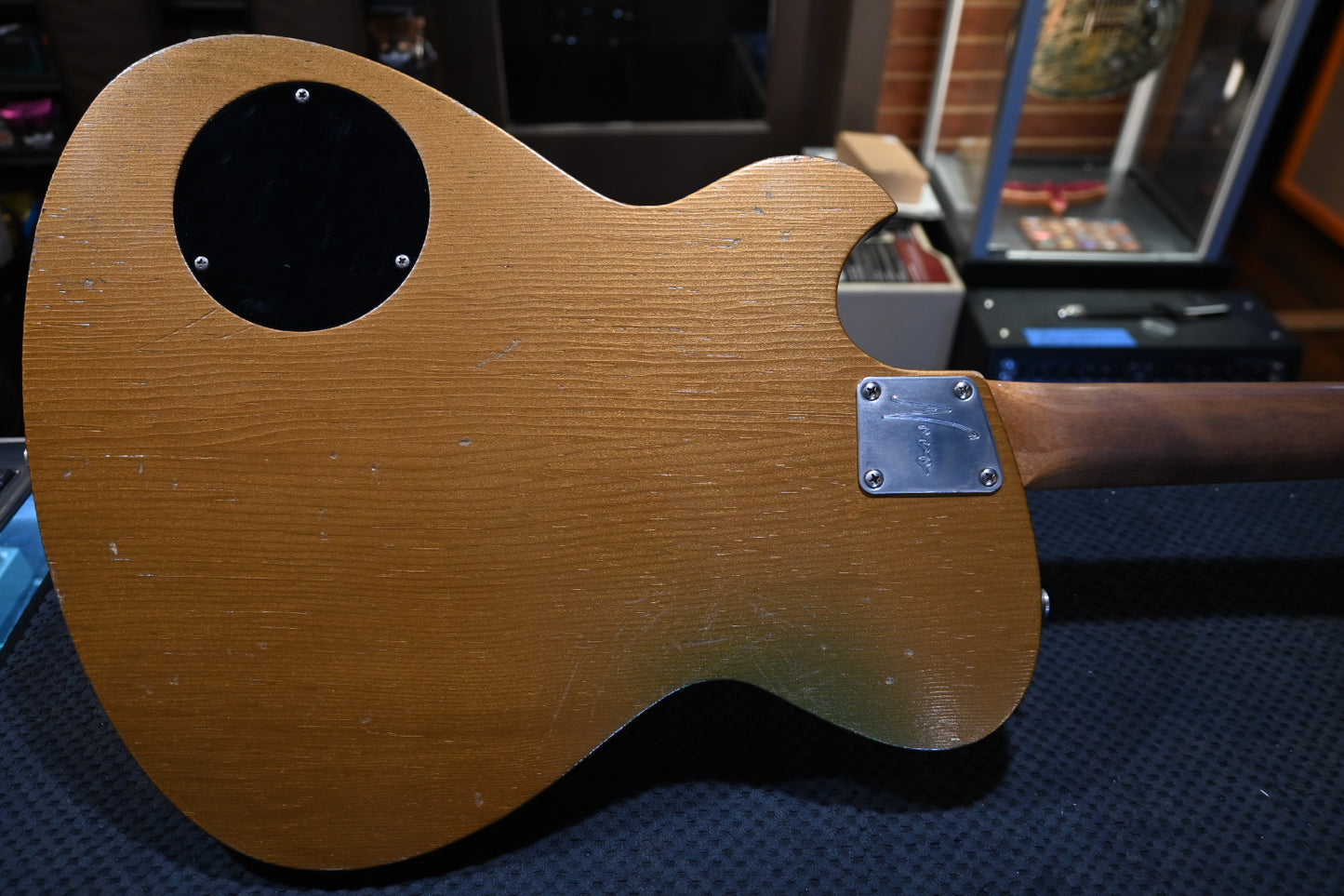 Novo Solus H2 - Gold Top Gold Guitar #6987