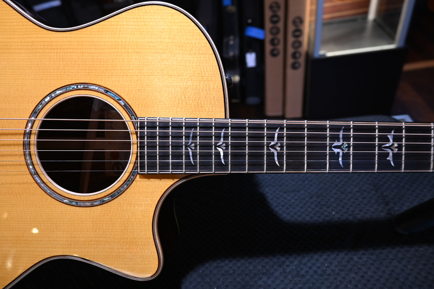 Taylor 814ce Custom Select 2025 Torrefied Spruce/Honduran Rosewood Guitar #5102