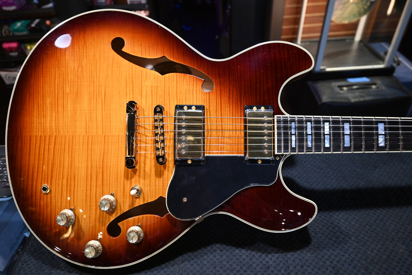 Yamaha SA2200 - Violin Sunburst Guitar