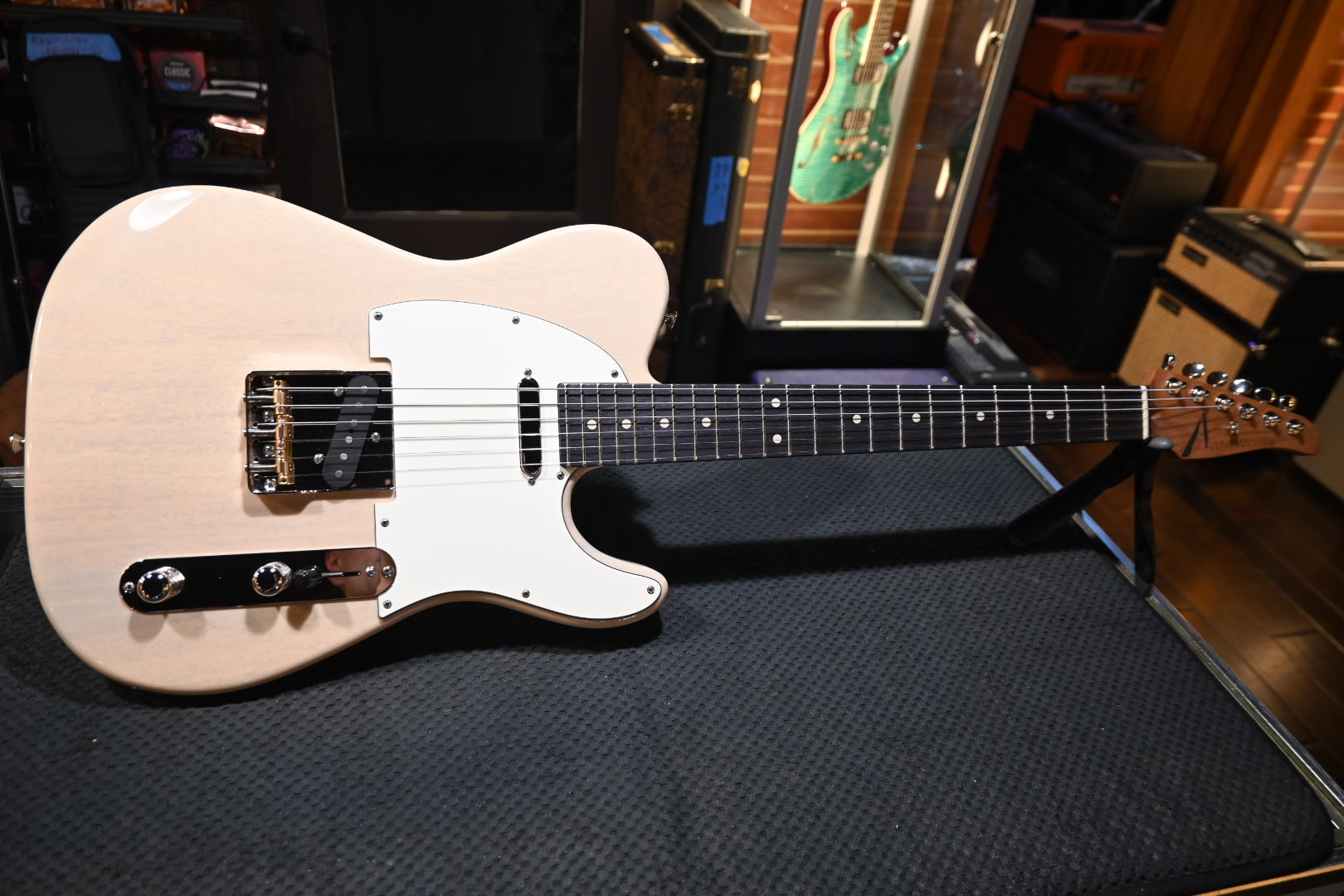 Tom Anderson T Icon Shorty - Translucent Blonde Guitar #725N - Danville Music