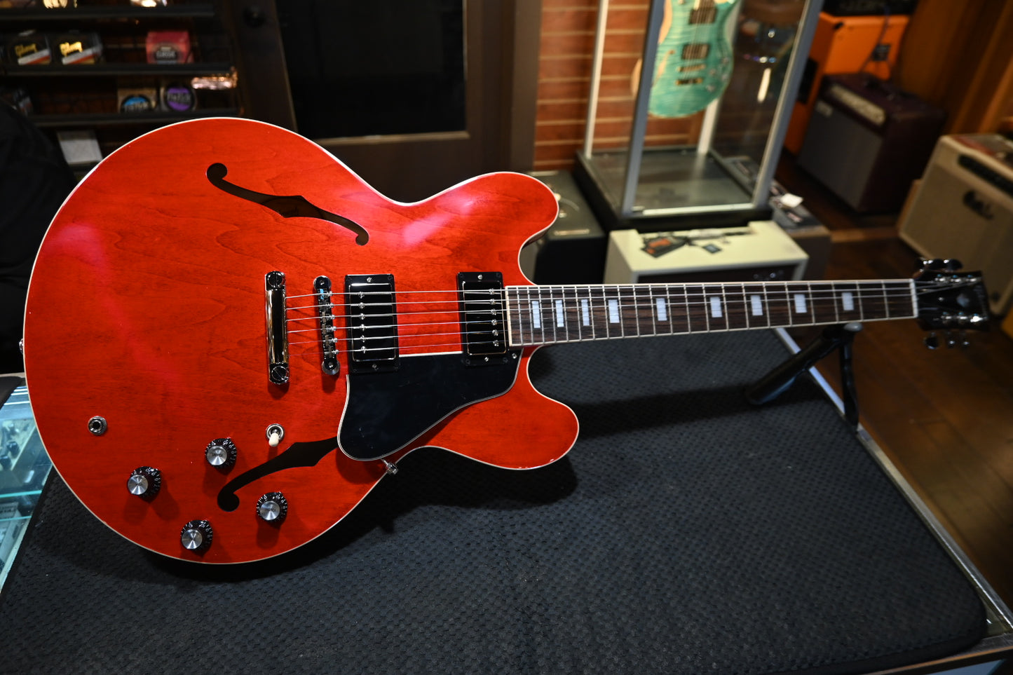 Gibson ES-335 ‘60s - Sixties Cherry Guitar #0105 - Danville Music
