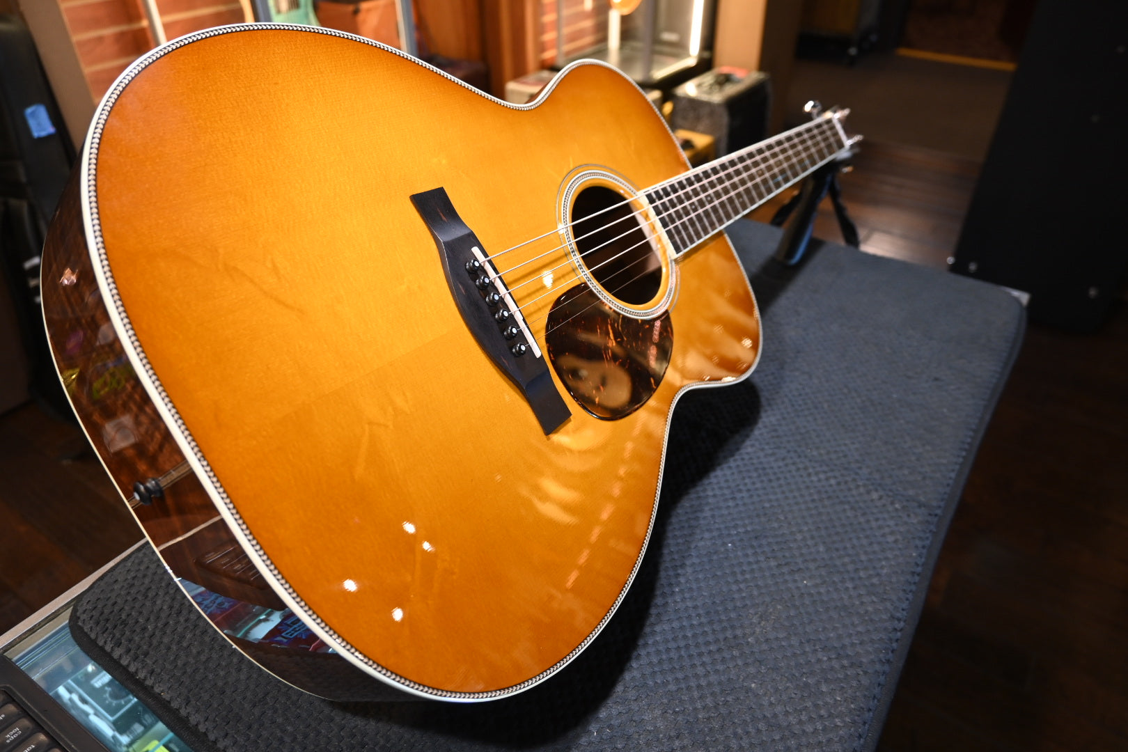 Santa Cruz OM Moon Spruce Bear Claw/Figured Walnut - Georgia Peach Guitar #6242 USED - Danville Music