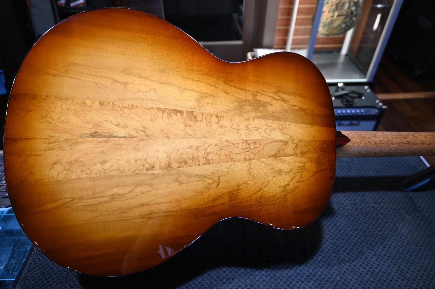 Taylor Custom Gold Label SA Super Auditorium Torrefied Spruce/Sassafras Guitar #6102