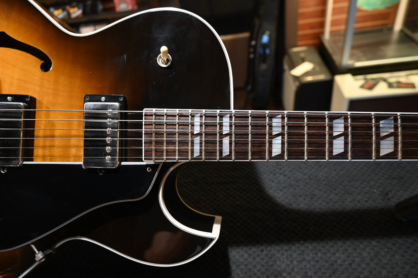 Gibson ES-175 1994 - Tobacco Burst Guitar #9443 - Danville Music