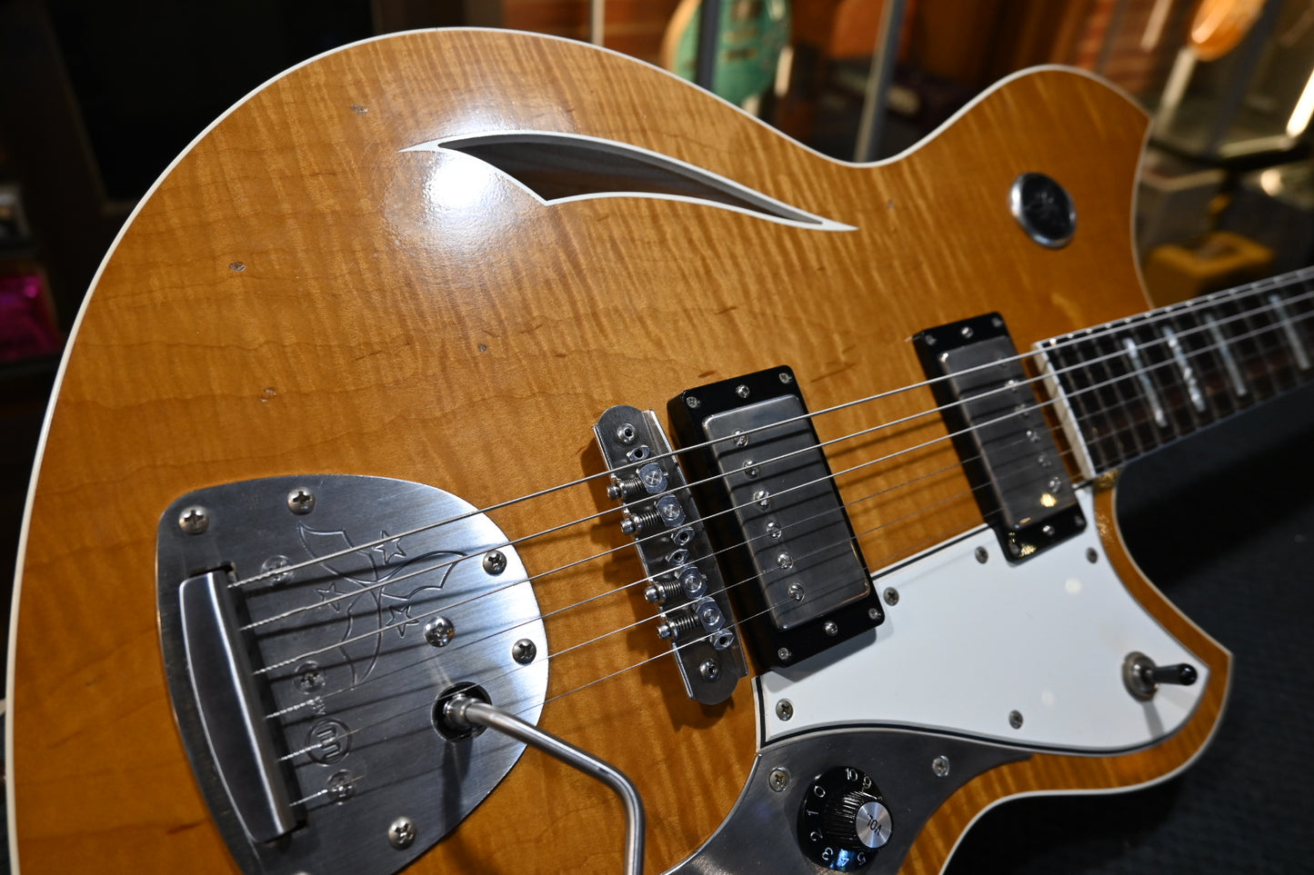 Novo Maple Top Miris JHH LTD - Amber Guitar #6531 - Danville Music