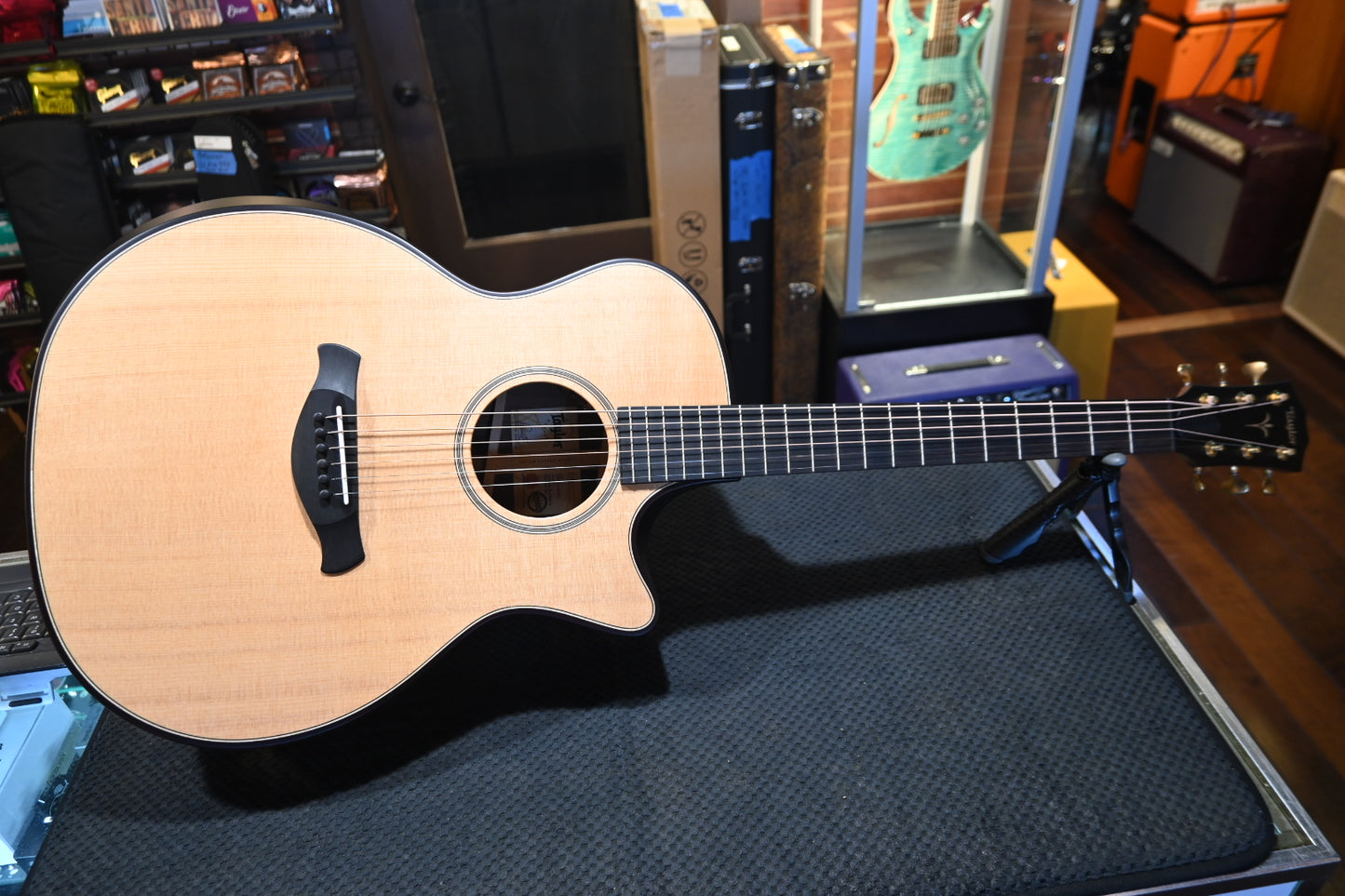 Taylor Custom Builder’s Edition GA Torrefied Spruce/AA Walnut Guitar #5081