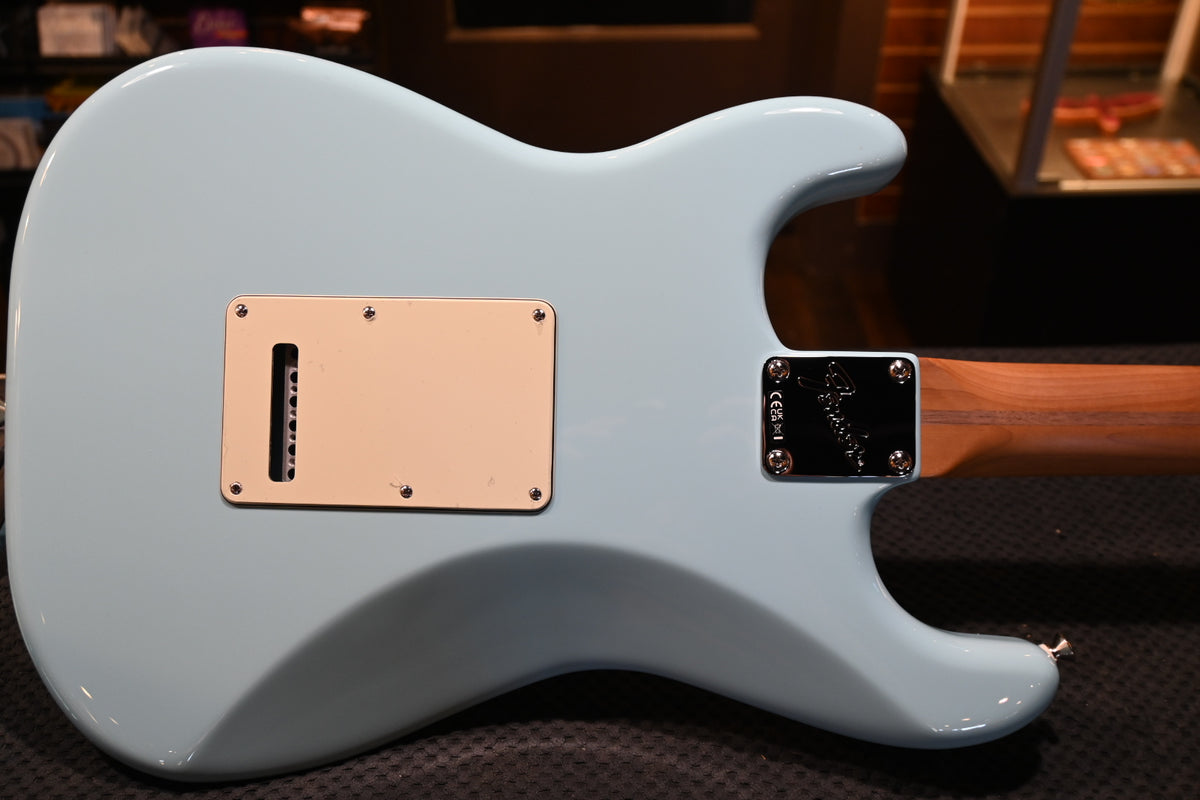 Fender Limited Edition American Professional Classic Stratocaster - Daphne Blue Guitar #0952