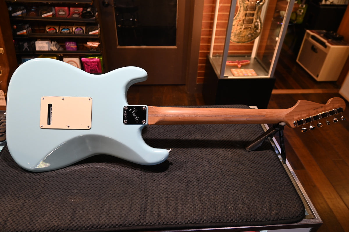 Fender Limited Edition American Professional Classic Stratocaster - Daphne Blue Guitar #0952