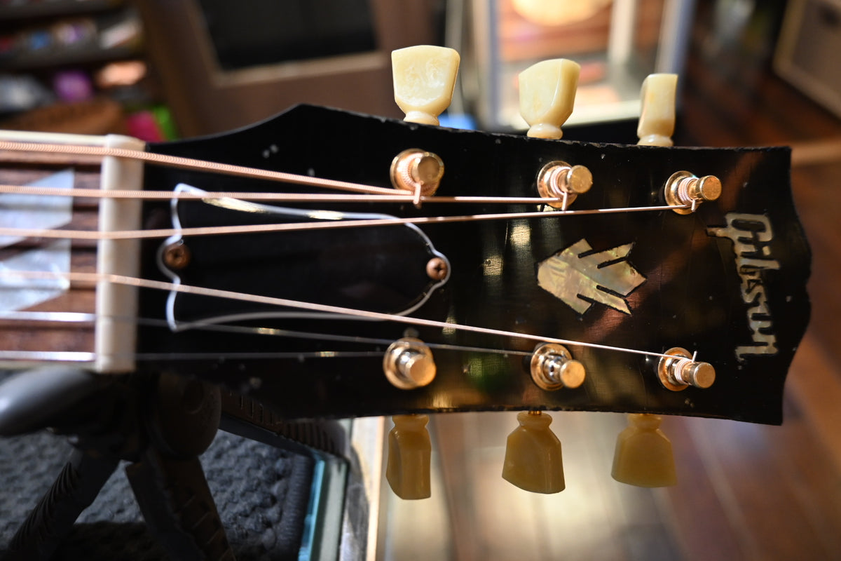 Gibson Custom Shop 1960 Hummingbird Heavy Aged - Washed Cherry Sunburst Guitar #6040