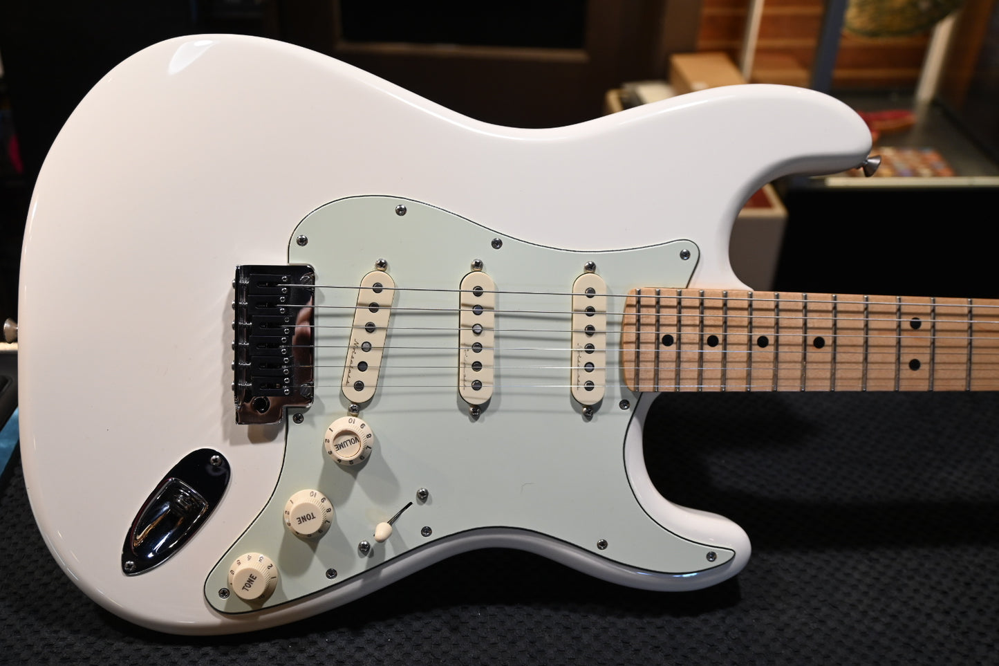 Fender Deluxe Roadhouse Stratocaster 2017 - Olympic White Guitar #9907