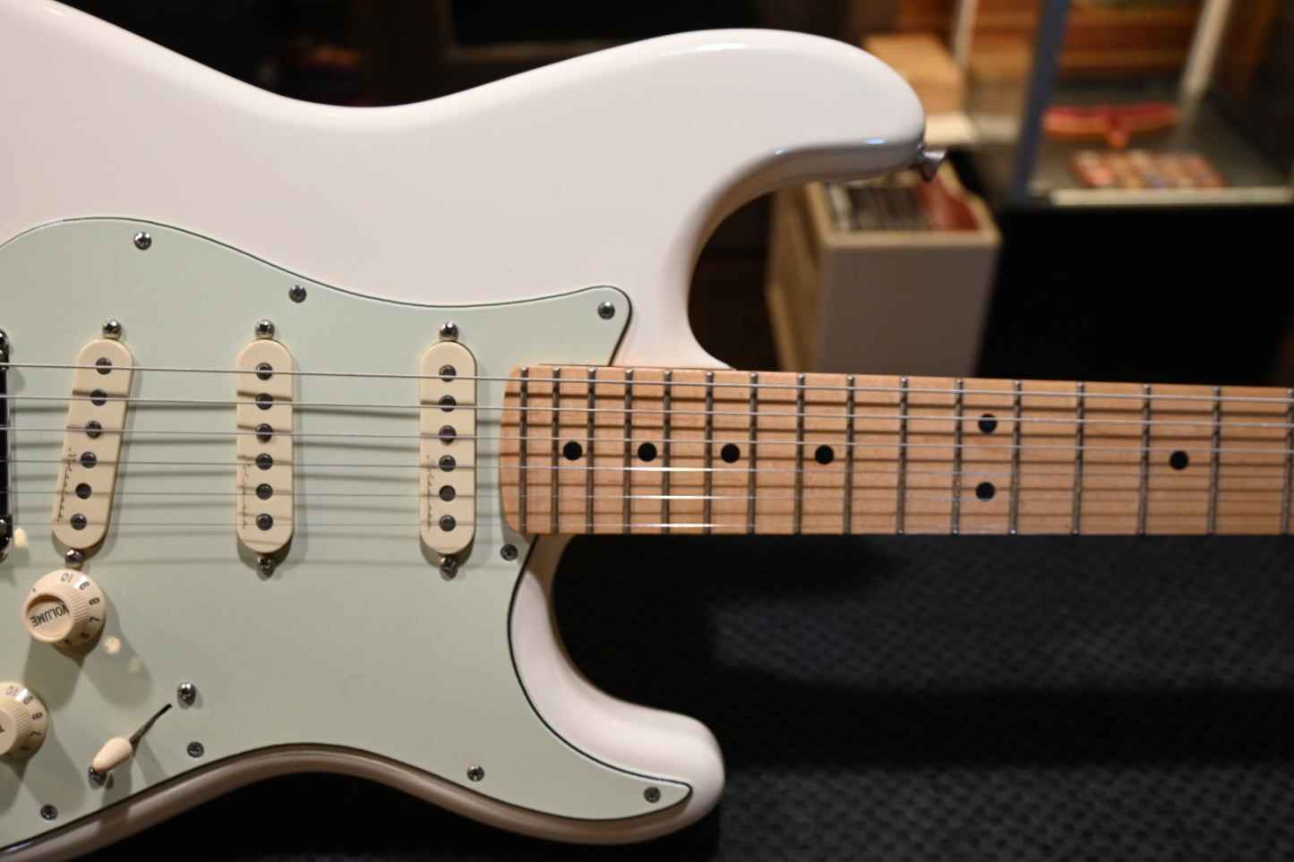 Fender Deluxe Roadhouse Stratocaster 2017 - Olympic White Guitar #9907