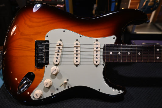 Fender Custom Shop Custom DLX Stratocaster 2009 - Chocolate 3-Tone Sunburst Guitar #3314