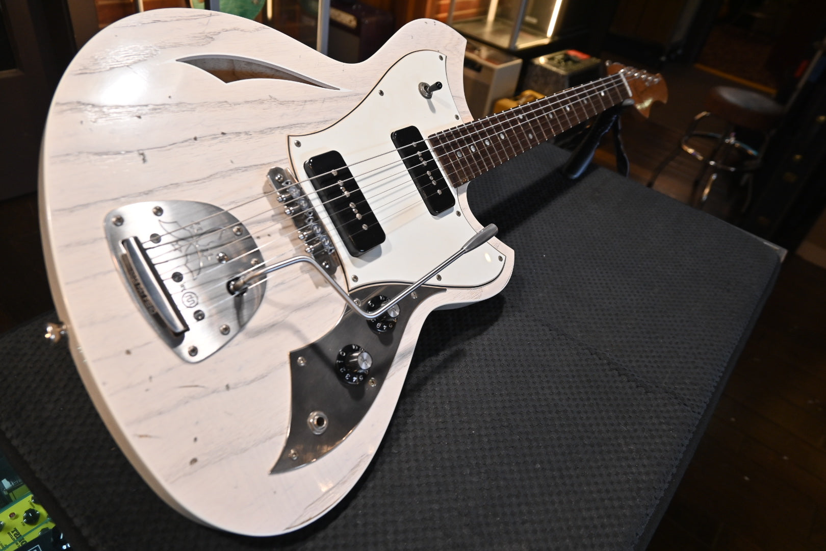 Novo Nucleus Miris J - Mary Kaye White Guitar #6188 - Danville Music