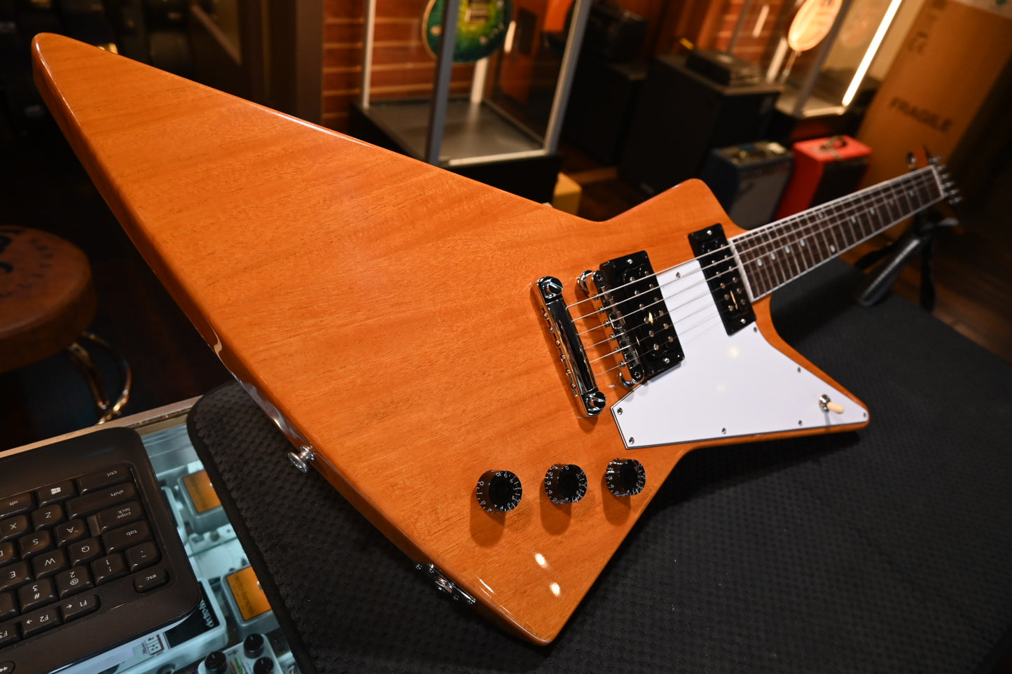 Gibson ‘70s Explorer - Antique Natural Guitar #0111