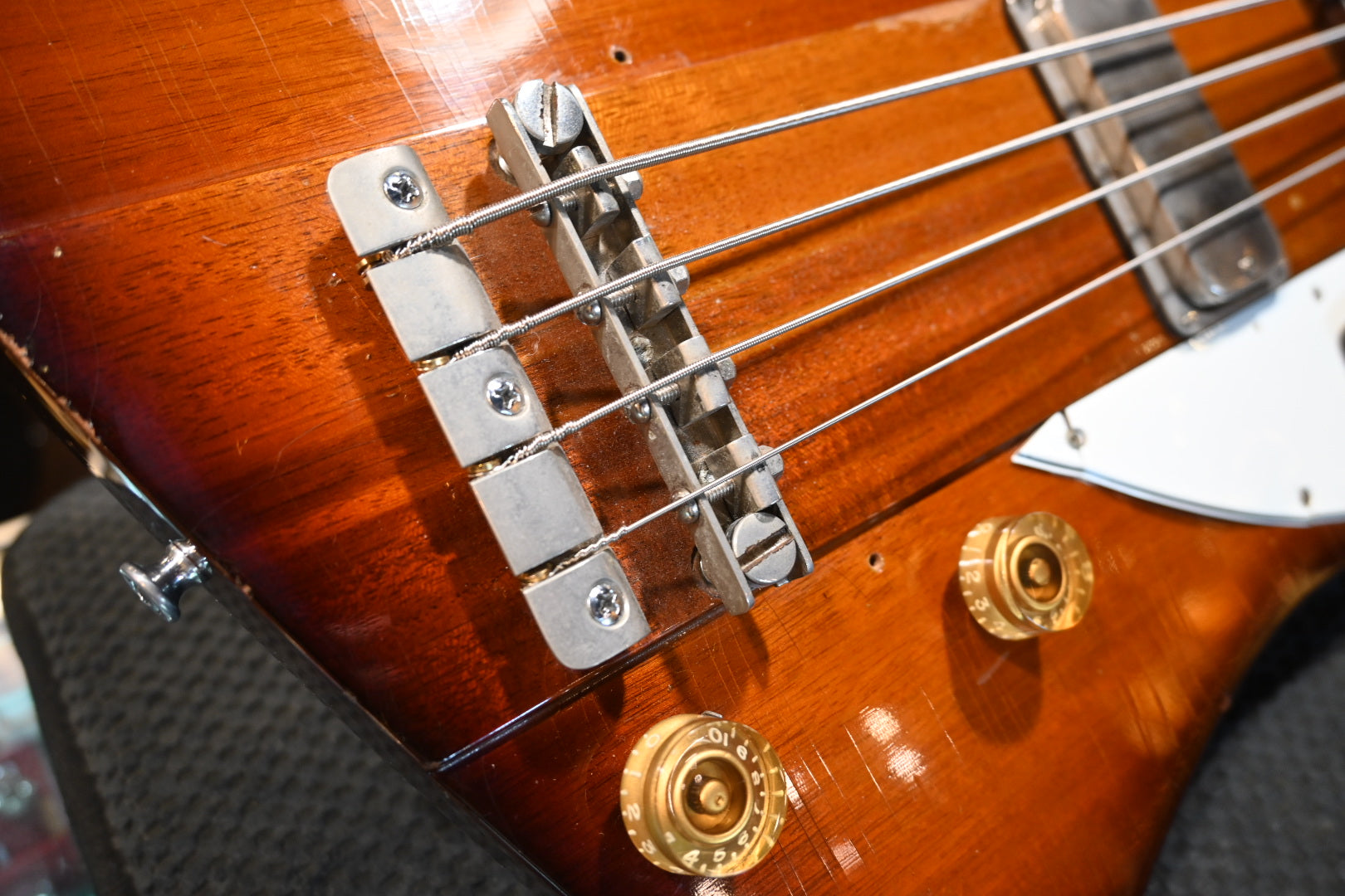 Gibson Thunderbird II 1964 - Sunburst Bass #0059 - Danville Music