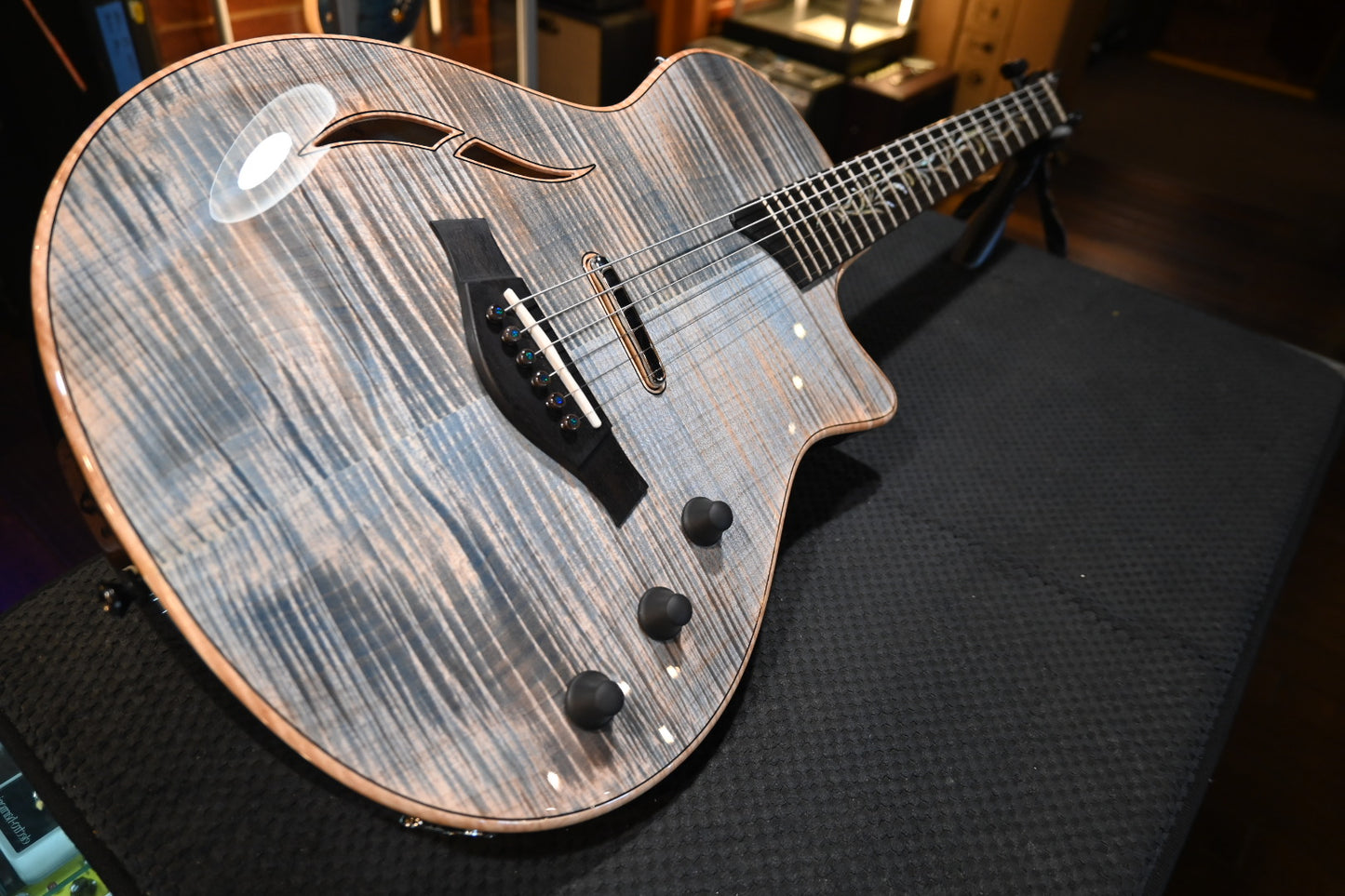 Taylor Custom T5z Catch #15 2025 - Ocean Blue Guitar #4001