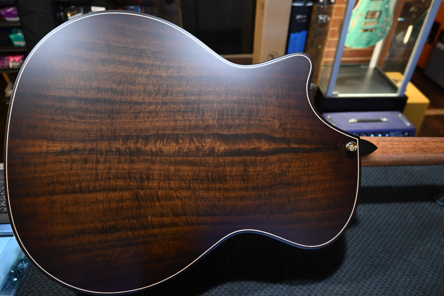 Taylor Custom Builder’s Edition GA Torrefied Spruce/AA Walnut Guitar #5081