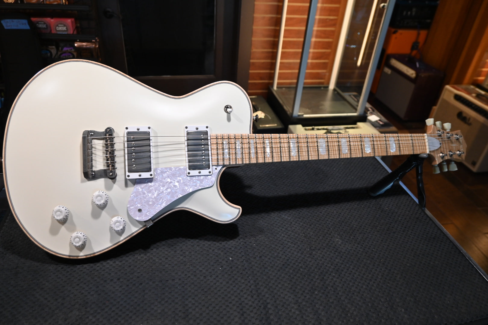Knaggs Kenai 2025 - Crème Satin Guitar #2333 - Danville Music