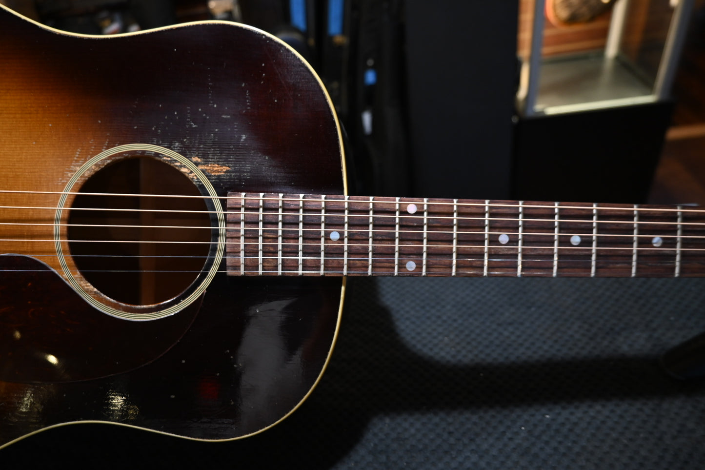 Gibson Custom Shop 1942 Banner J-45 Murphy Lab Heavy Aged - Vintage Sunburst Guitar #6048