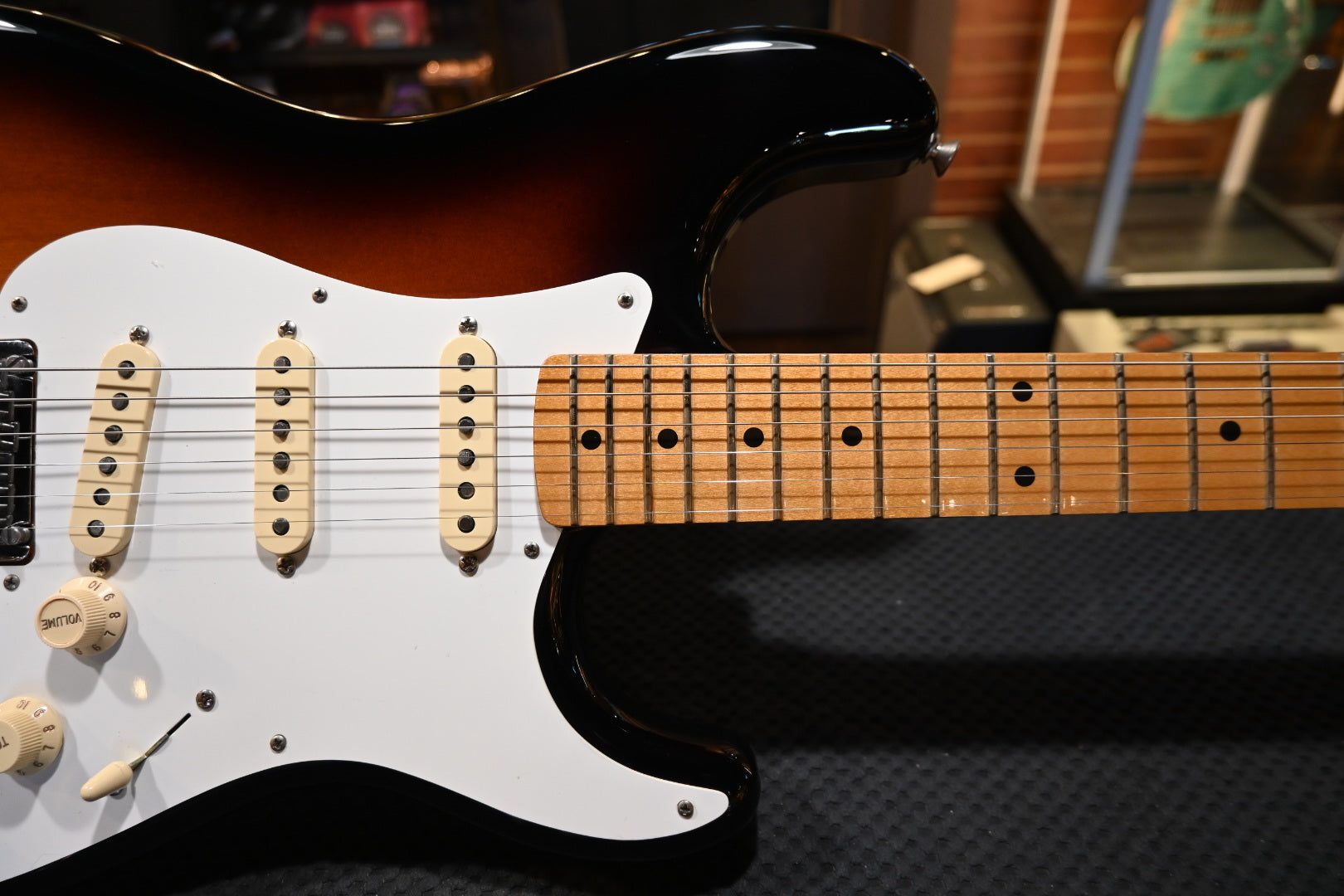 Fender Vintera Stratocaster 2019 - 3-Tone Sunburst Guitar #3920 - Danville Music