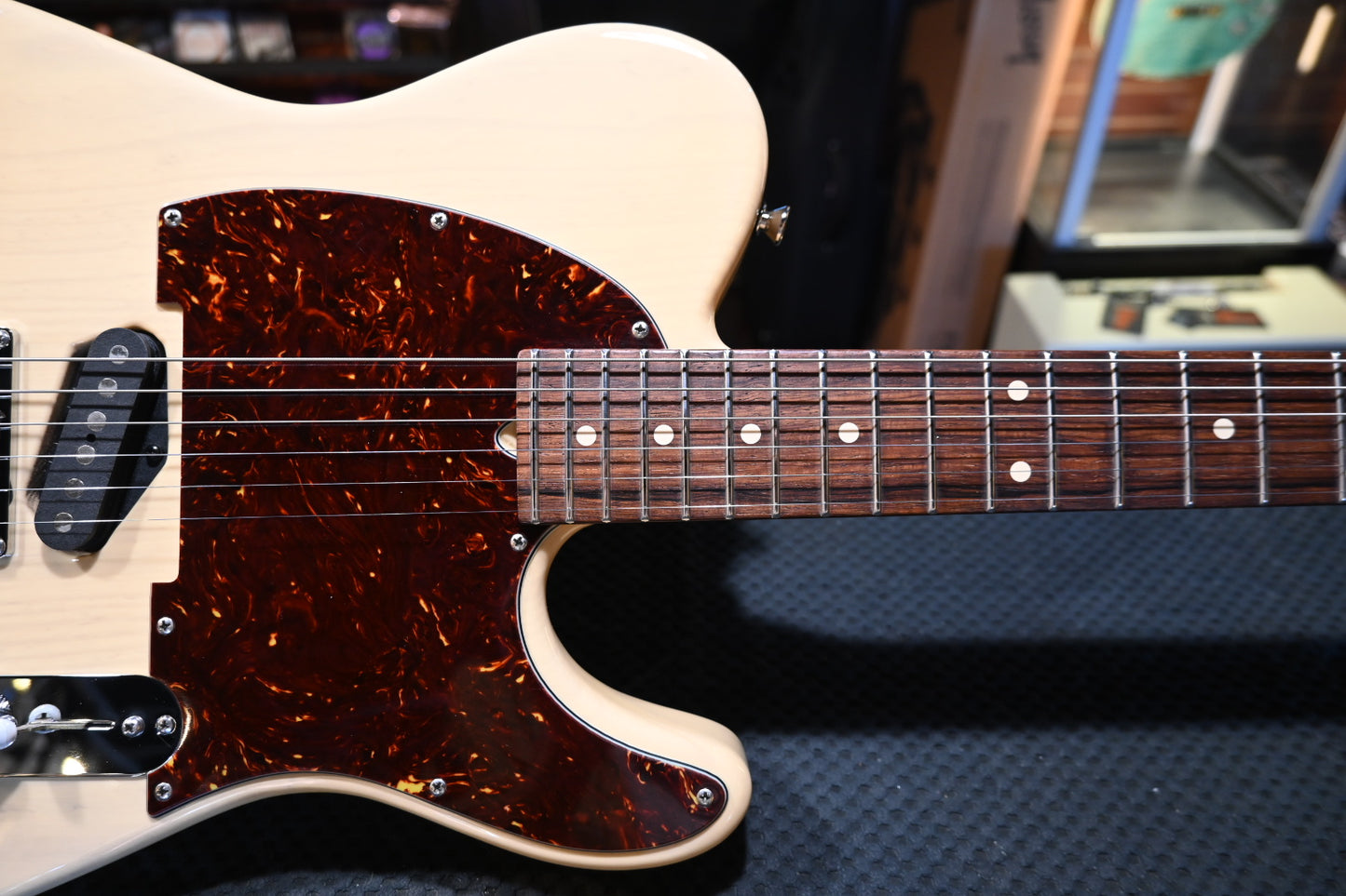 Tom Anderson T Classic 2002 - Translucent Blonde Guitar #402P - Danville Music
