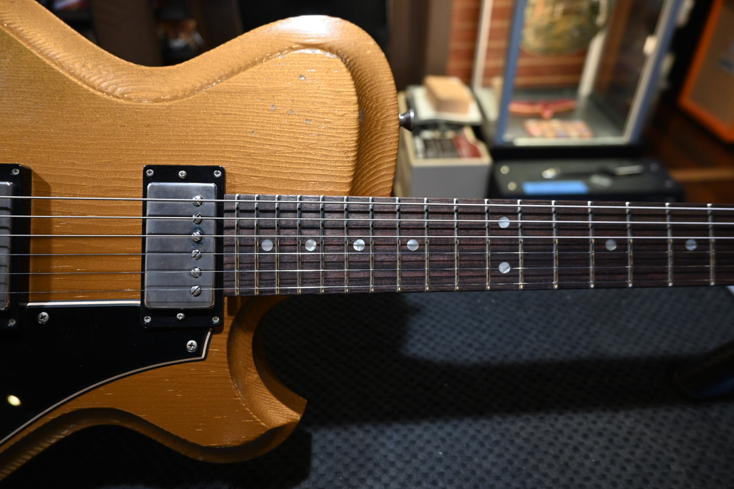 Novo Solus H2 - Gold Top Gold Guitar #6987