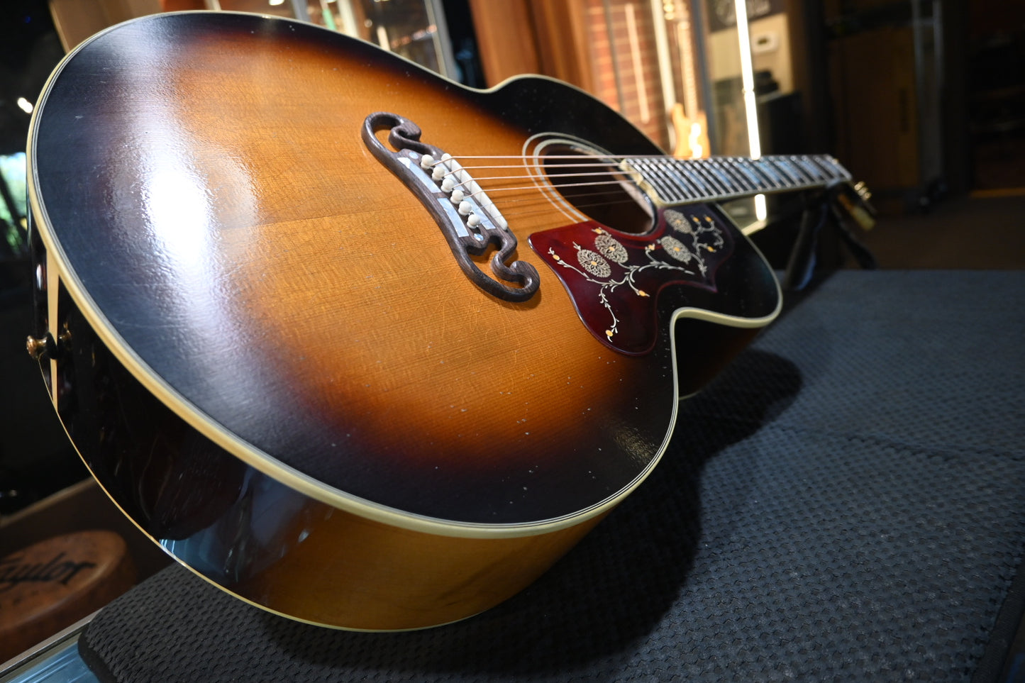Gibson Custom Shop 1957 SJ-200 Murphy Lab Light Aged - Vintage Sunburst Guitar #4001