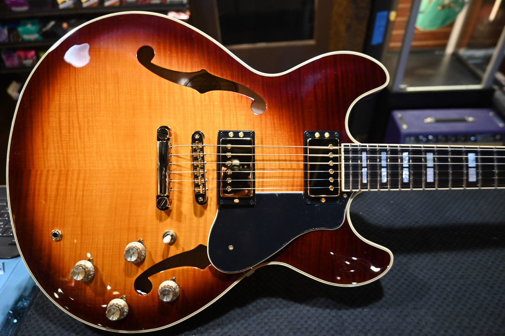 Yamaha SA2200 Violin Sunburst Guitar 052E | Danville Music