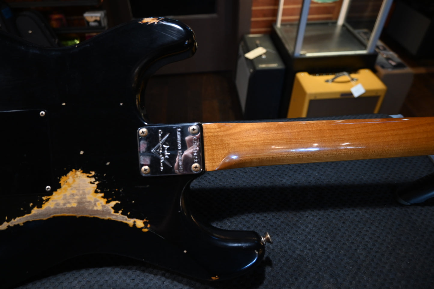 Fender Custom Shop LTD Dual Mag II Stratocaster Relic 2021 - Aged Black over 3-Color Sunburst Guitar #3023