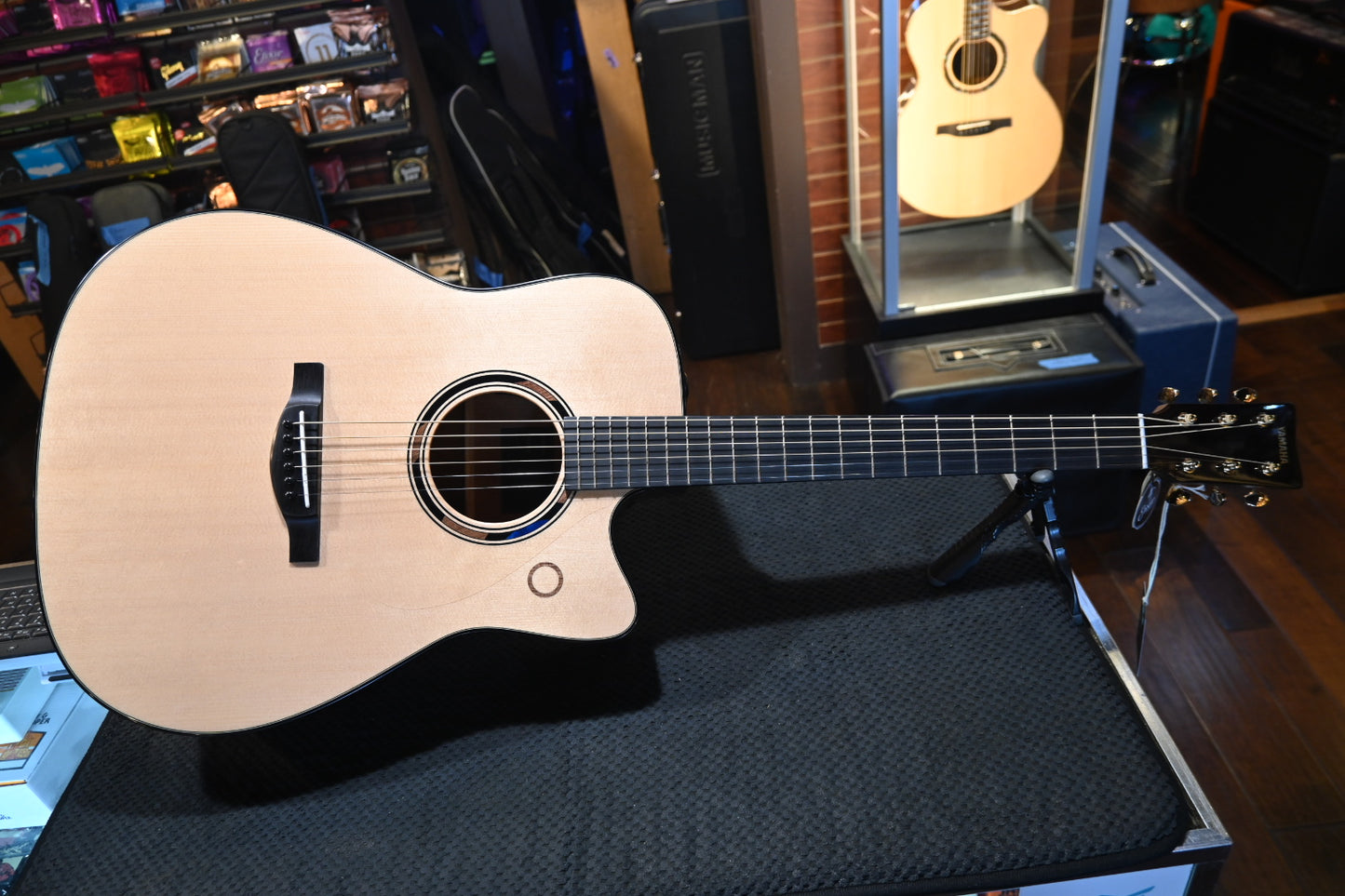 Yamaha TAG3 C TransAcoustic Guitar