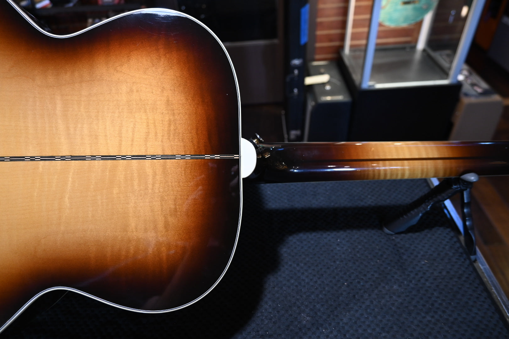 Gibson SJ-200 Standard 2018 - Tri Burst Guitar #7010 - Danville Music