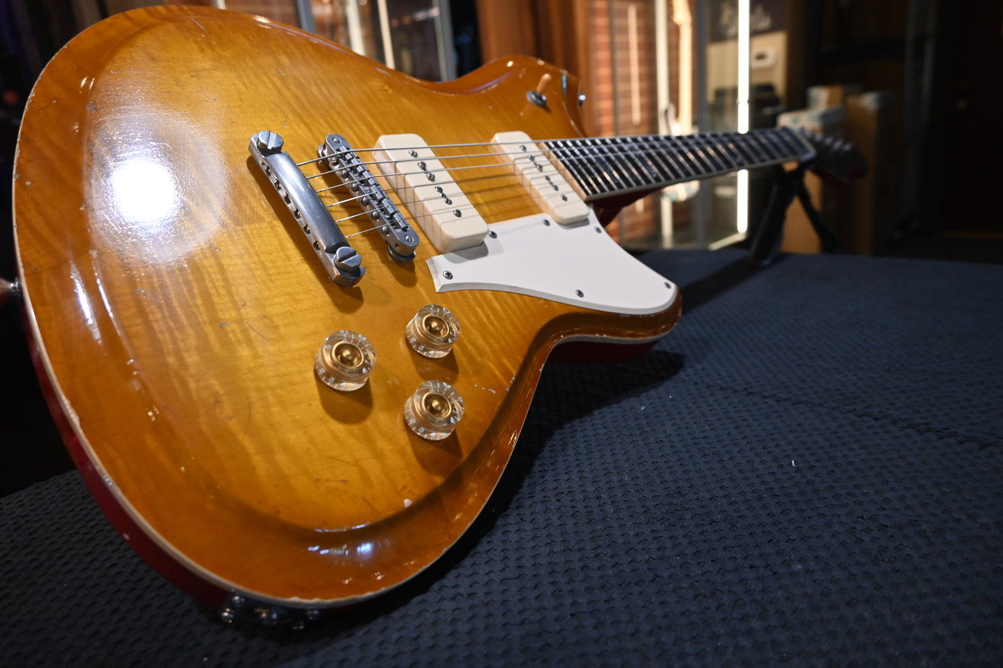 Novo Chambered Serus P2 Dealer Limited - Faded Tea Burst Guitar #5529