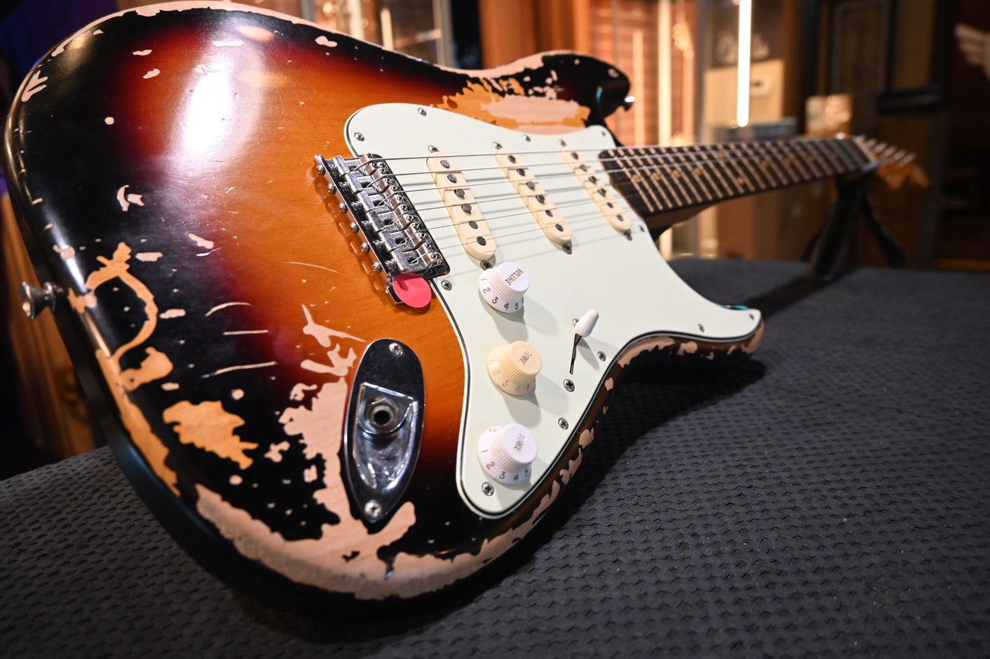 Fender Fender Mike McCready Stratocaster 2025 - 3 Color Sunburst Fender Mike McCready Stratocaster Guitar #4312