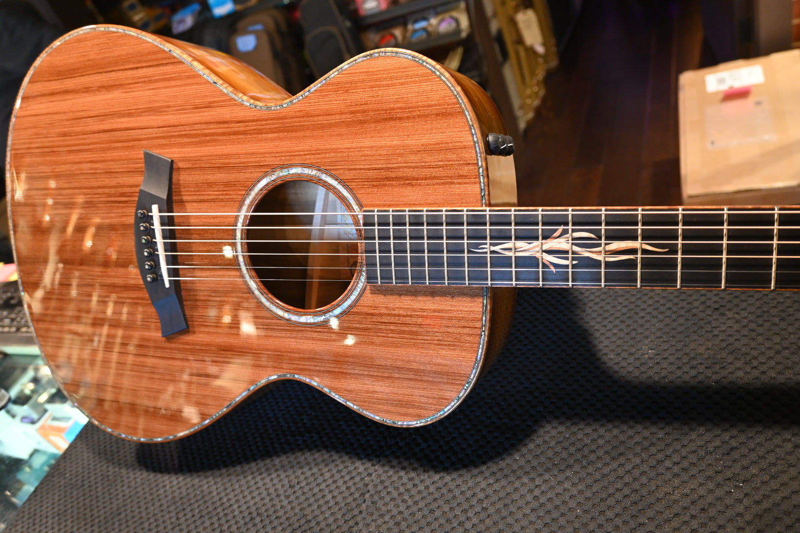 Taylor Custom GC Grand Concert Sinker Redwood/Sassafras - Shaded Edge Burst #1180 USED - Danville Music