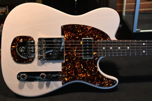 Tom Anderson T Icon - Satin Translucent White Dark Grain #622P - Danville Music