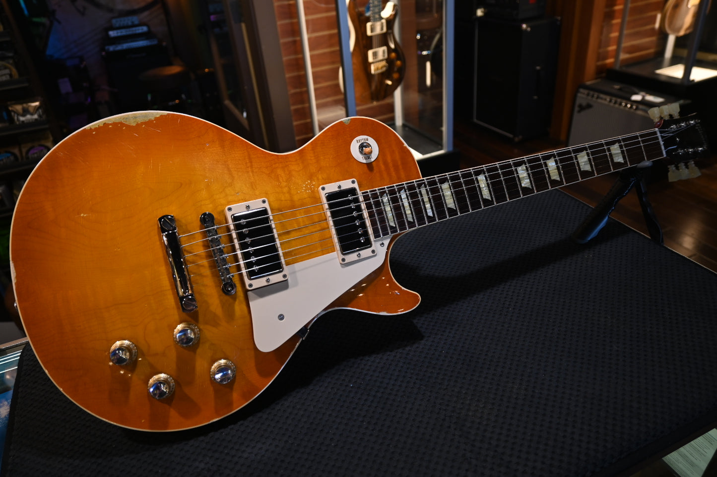 Gibson 2014 Custom Shop Les Paul 60’s Re-issue - Heavy Relic Amber Burst Guitar #4093 PRE-OWNED - Danville Music