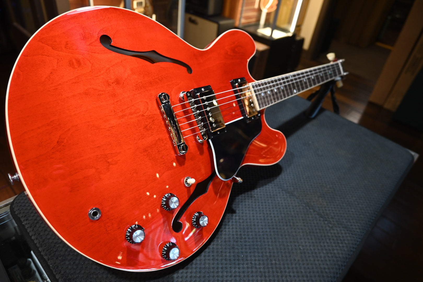 Gibson ES-335 Dot 2023 - Sixties Cherry Guitar #0345 PRE-OWNED