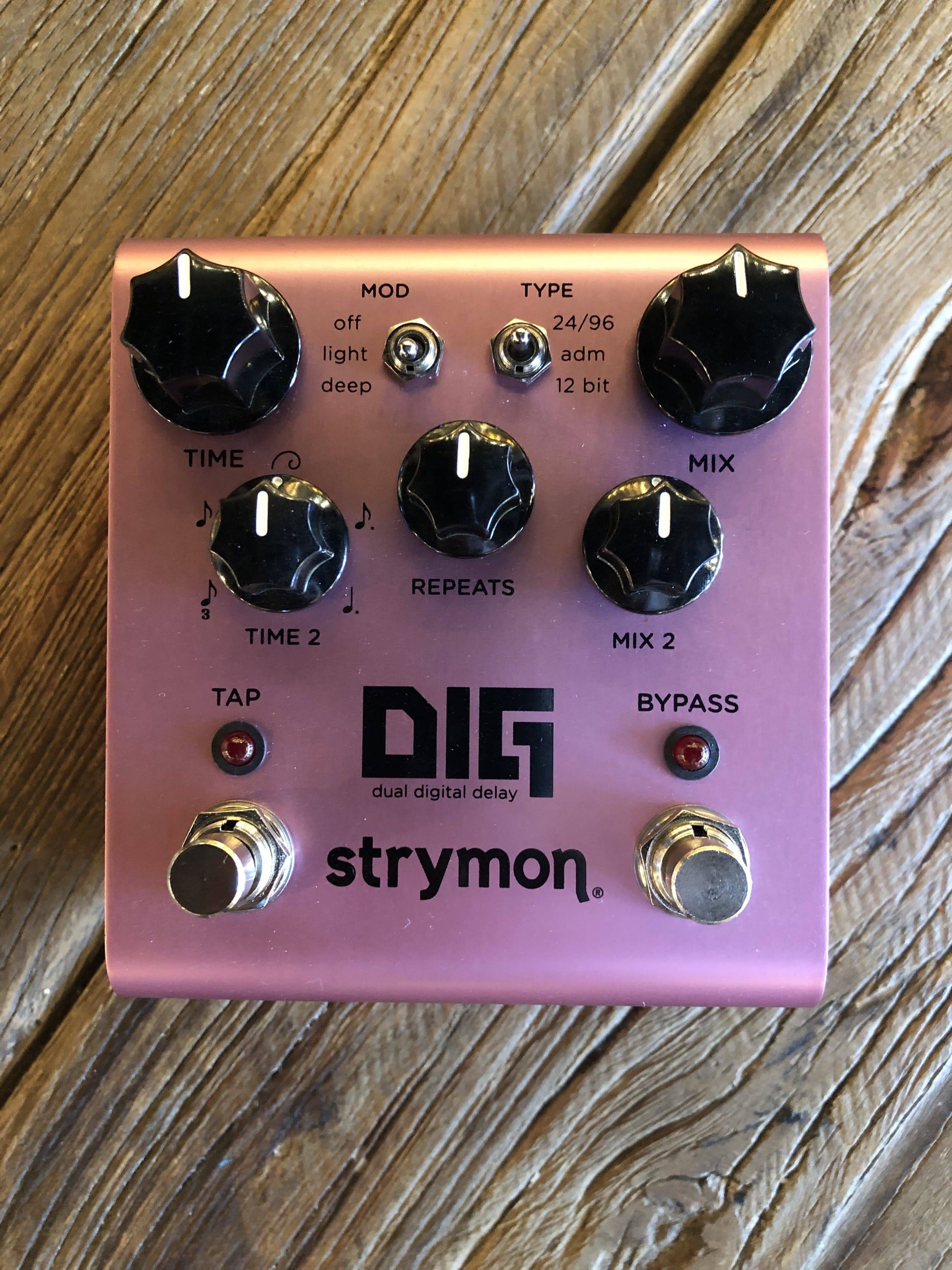 double delay pedal Strymon DIG Dual Digital Delay – Danville Music